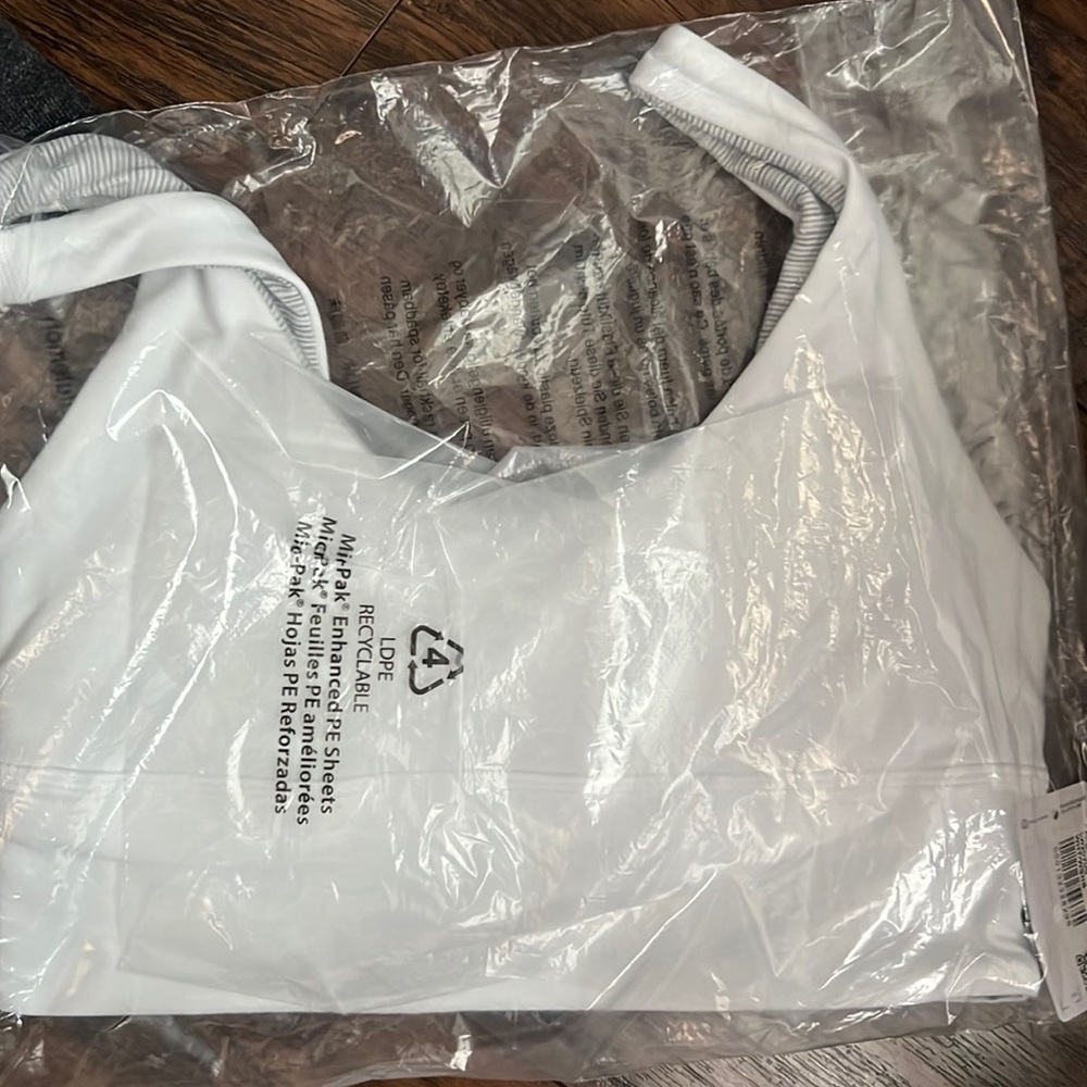 Lululemon NWT align bra